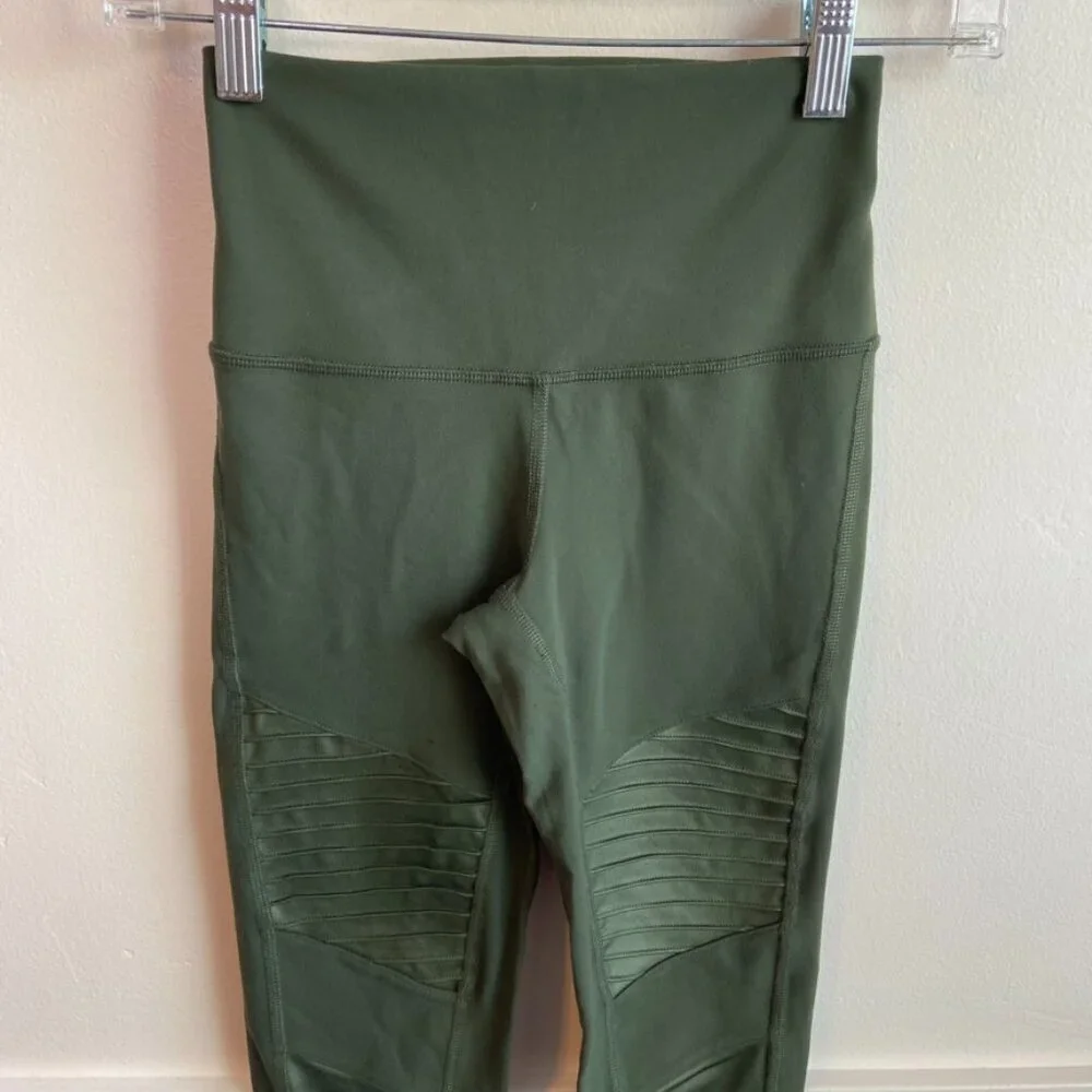 NWOT Alo Yoga Hunter Green High Waist Moto Leggings